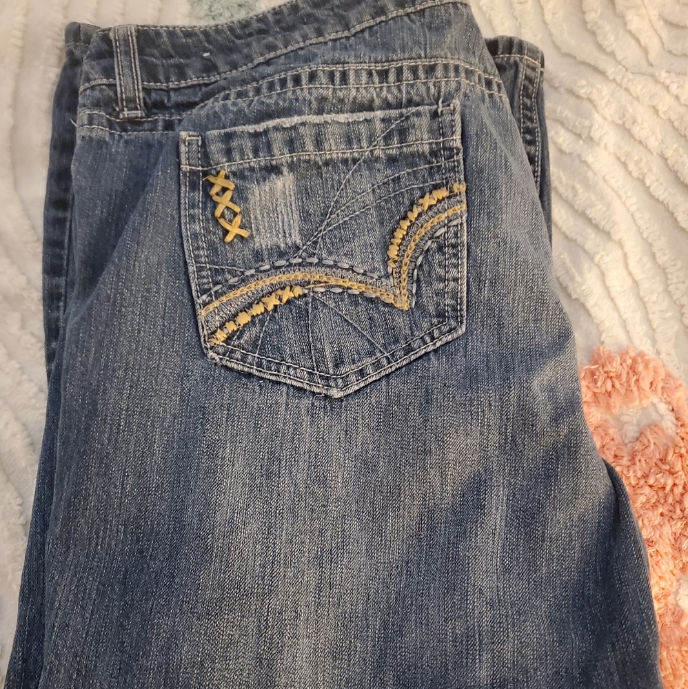 Vanity size 31 crop denim jeans distressed